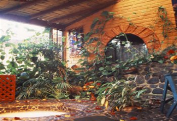 hotelmadretierravilcabamba.jpg